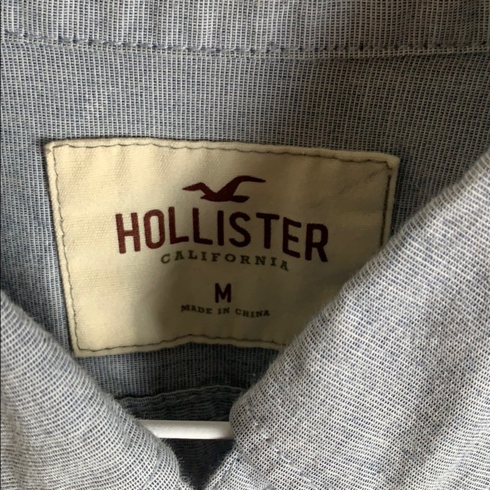 Button down - Picture 2 of 3